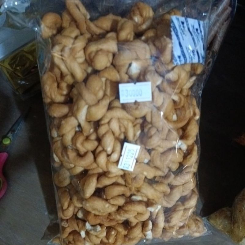 

PLUNTIR BESAR MANIS