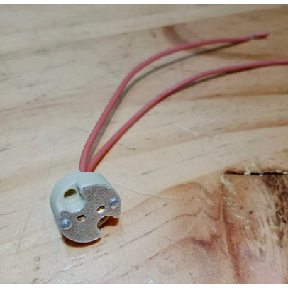 Fitting Halogen MR16 Tusuk Kabel Merah Anti Panas / Soket Socket MR16 Italy