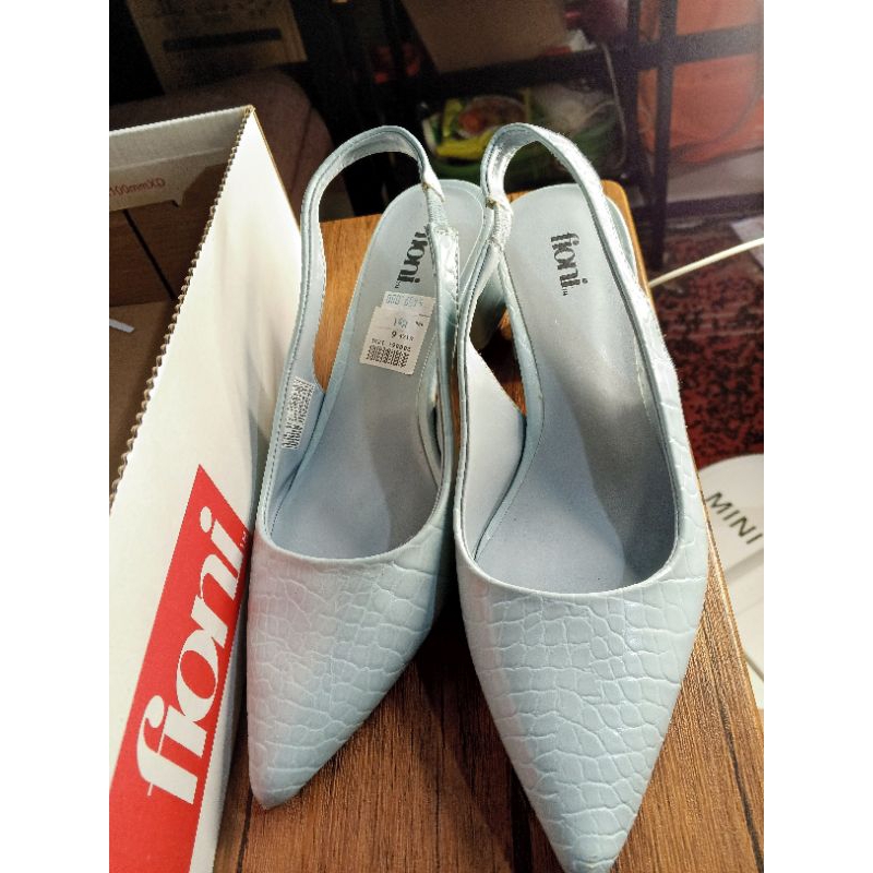 sepatu heels fioni