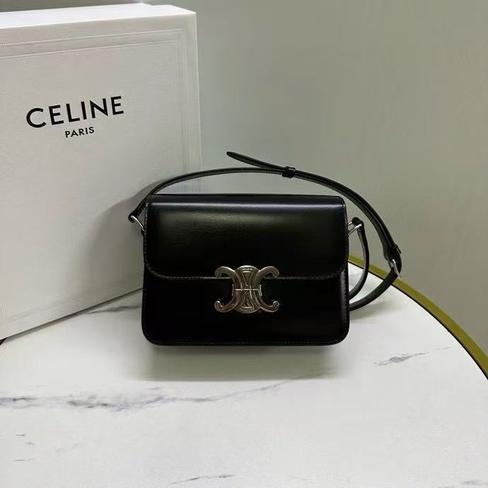 CELINE Triomphe low-key premium shoulder bag  188423