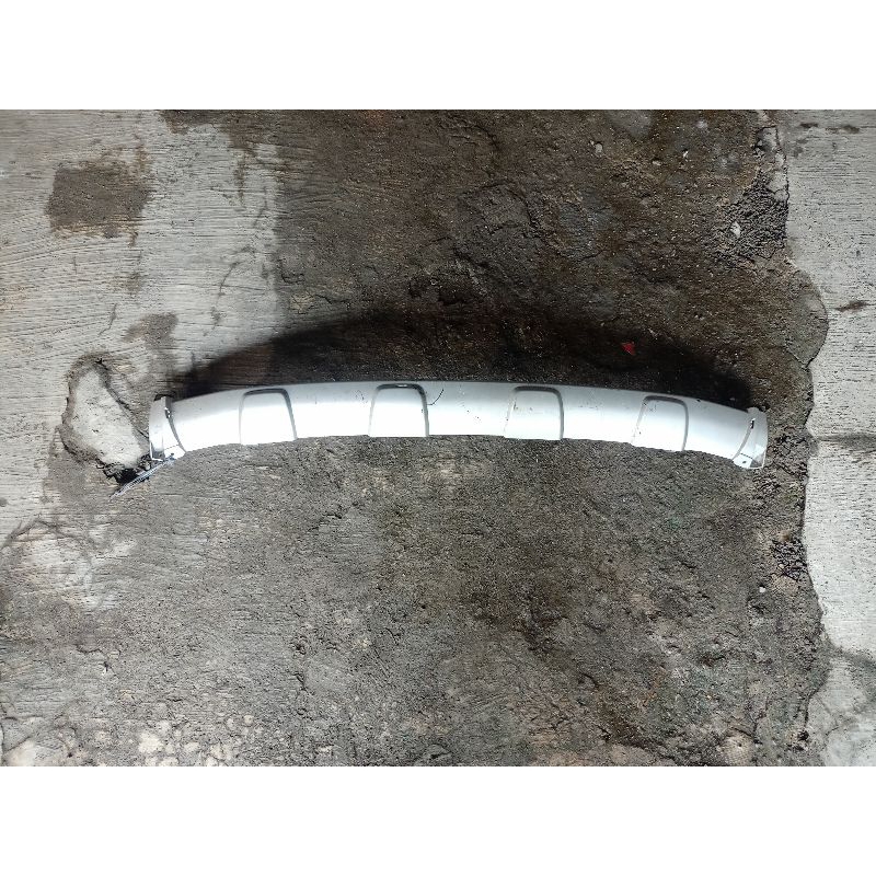 garnis bemper depan Suzuki XL 7