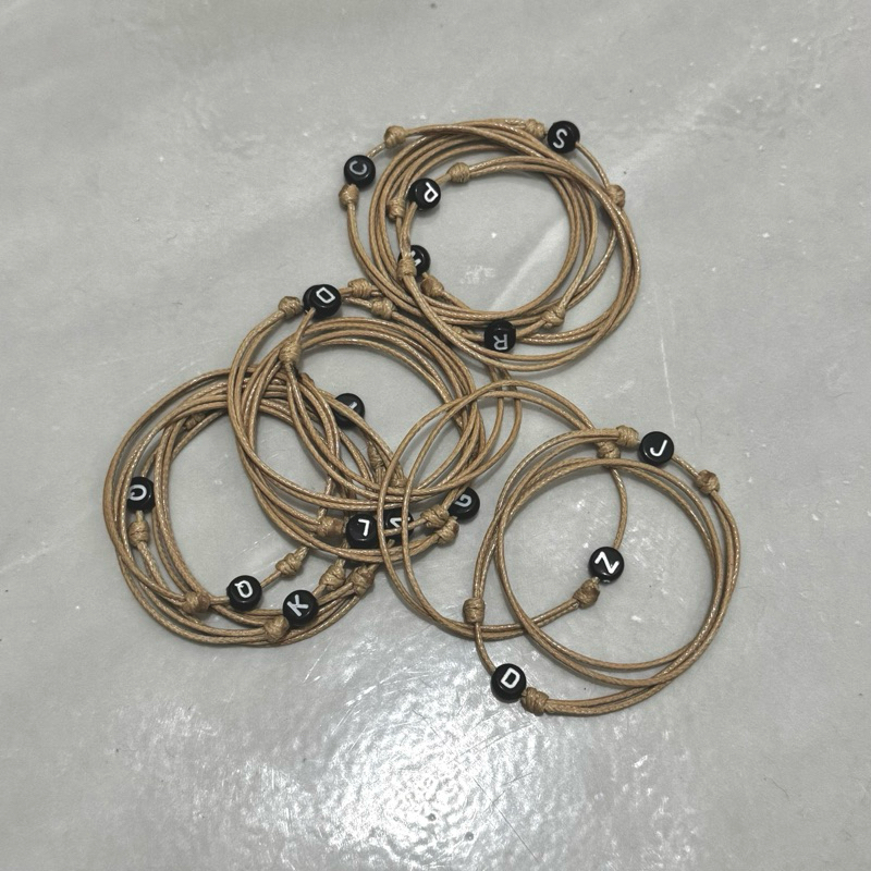 Gelang simpel tali korea warna cream / coklat susu / coklat muda simple polos huruf bisa couple [DFN