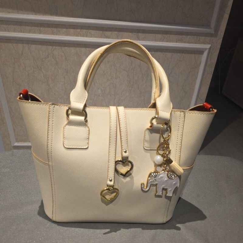 Tas Carlo rino wanita original putih [preloved]