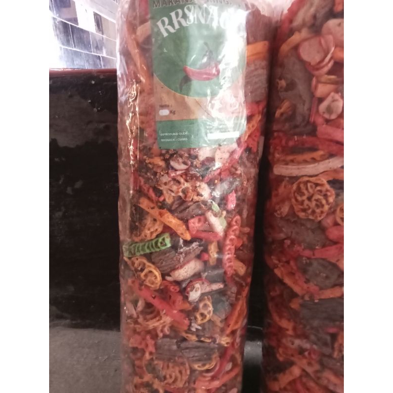 

kerupuk seblak campur pedas kemasan1kg