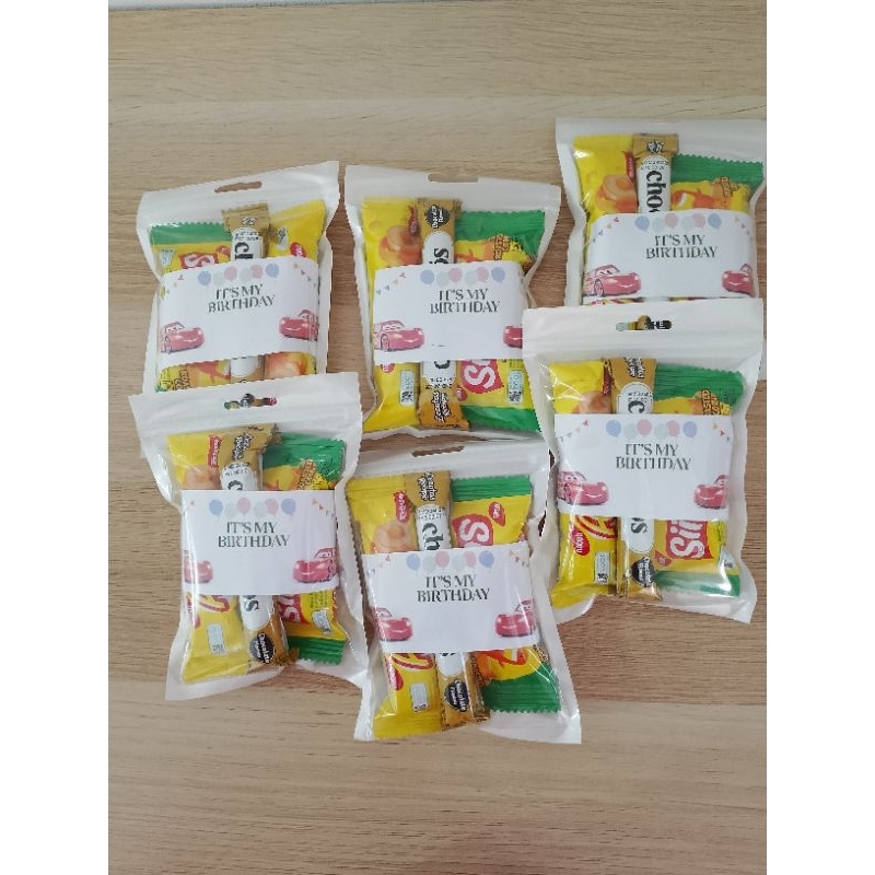 

MINI GIFT TERMURAH ISI 3 SNACK ( free kartu ucapan)