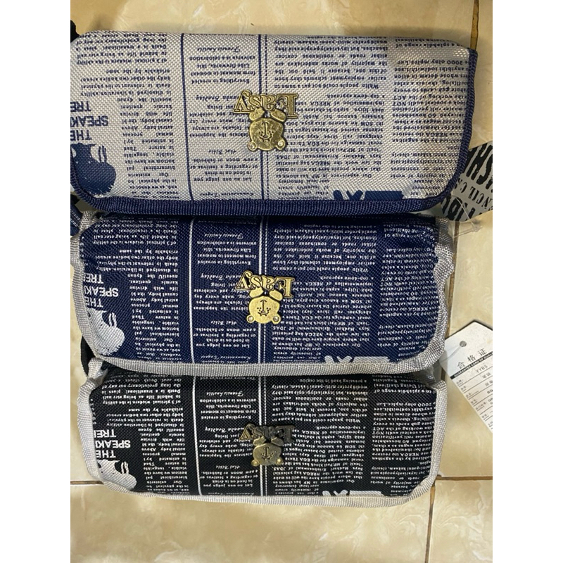 

tempat pensil anak cwo dan unisex 1 paket isi 4 obral cucigudang