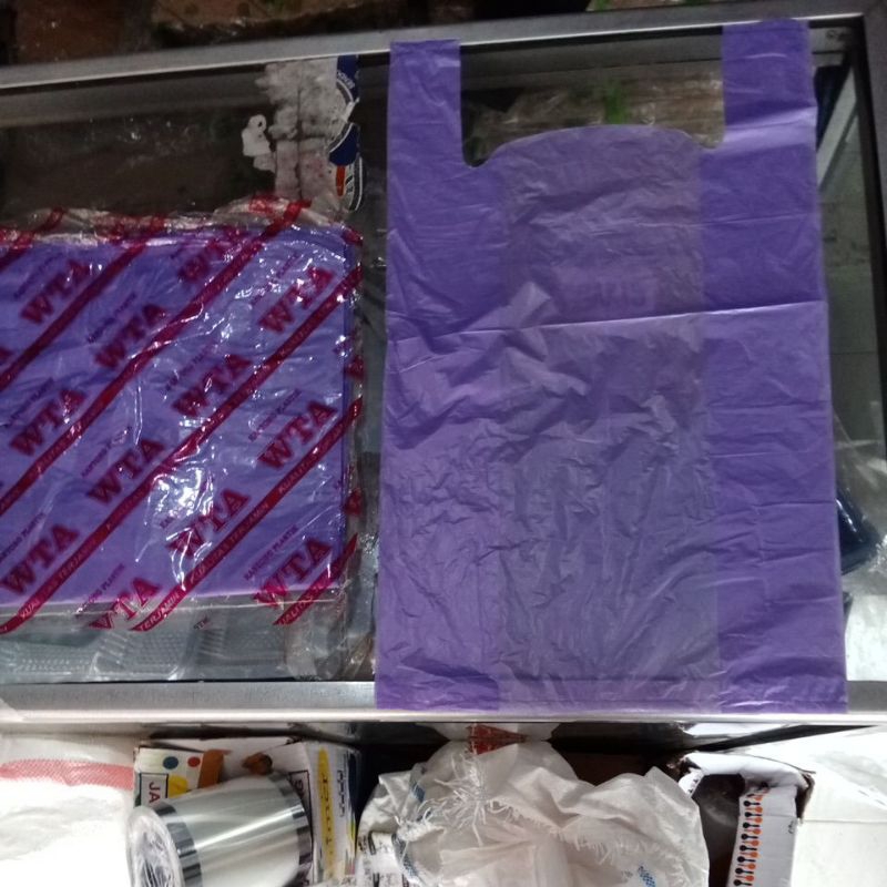 kresek warna Ungu ekonomis uk 28x48 isi 20 lmb