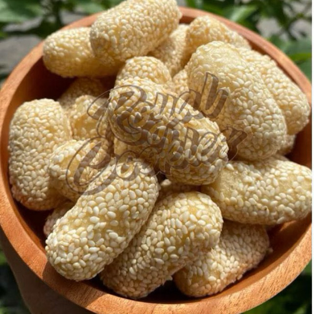 

KUE WIJEN BOLA WIJEN MUANCHO MANCO WIJEN kue panjang premium camilan kiloan camilan bola wijen 225 gram