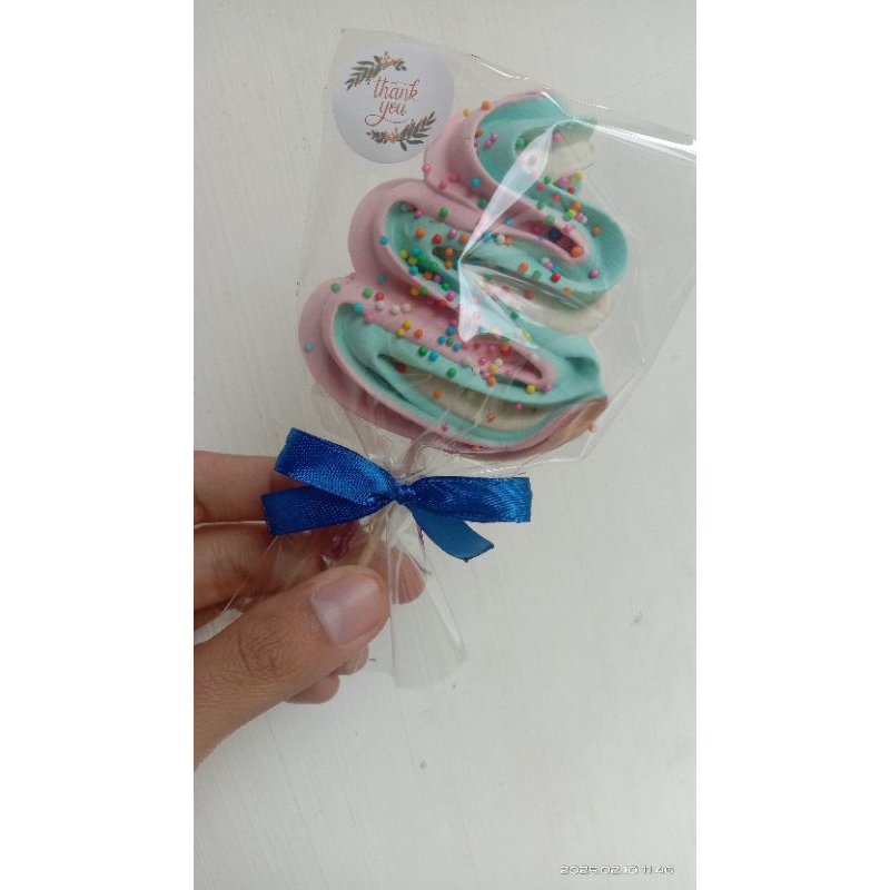 

Meringue lollipop bentuk es krim/ kue kering