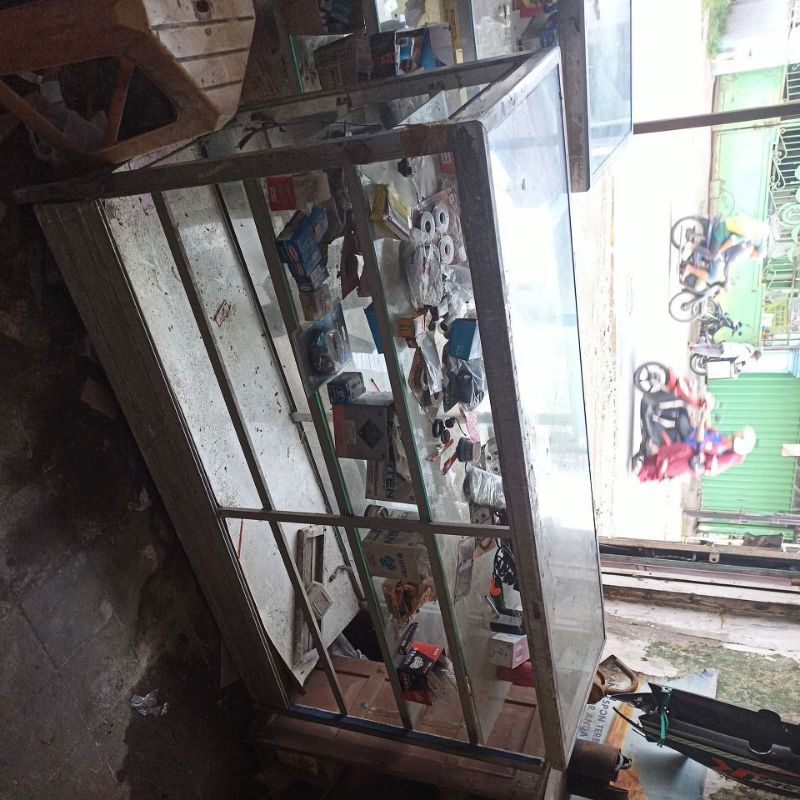 etalase bekas uk 1,5m