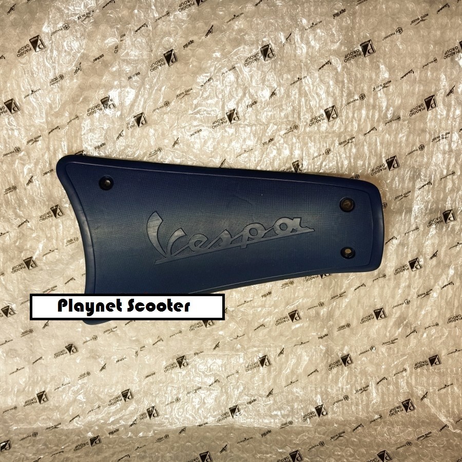 Cover Tutup Aki Accu Vespa Primavera Yacth Sean Wotherspoon