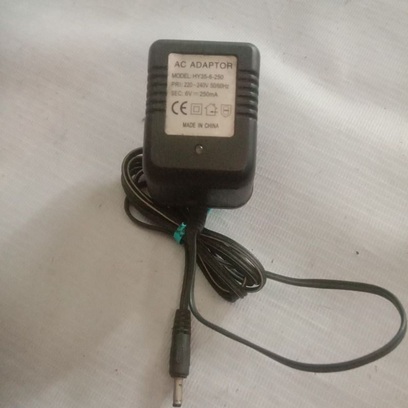 charger/adaptor 6v - 250mA (plug 3,5mm)