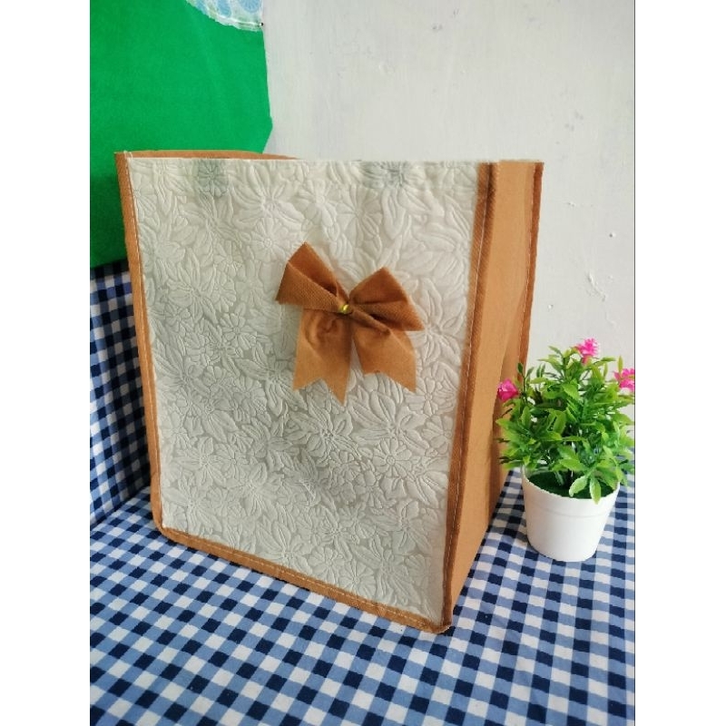 

Tas hajatan Embos ukuran box 22x22