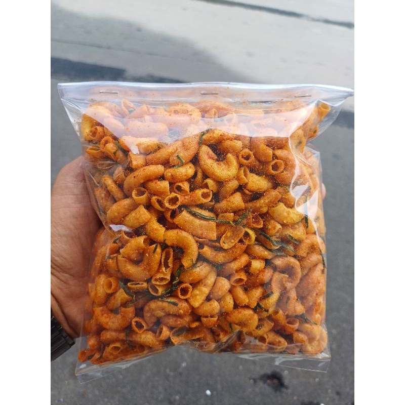 

Makaroni delon SS 250 gr aroma daun jeruk cemilan pedas original makanan snack jajanan viral