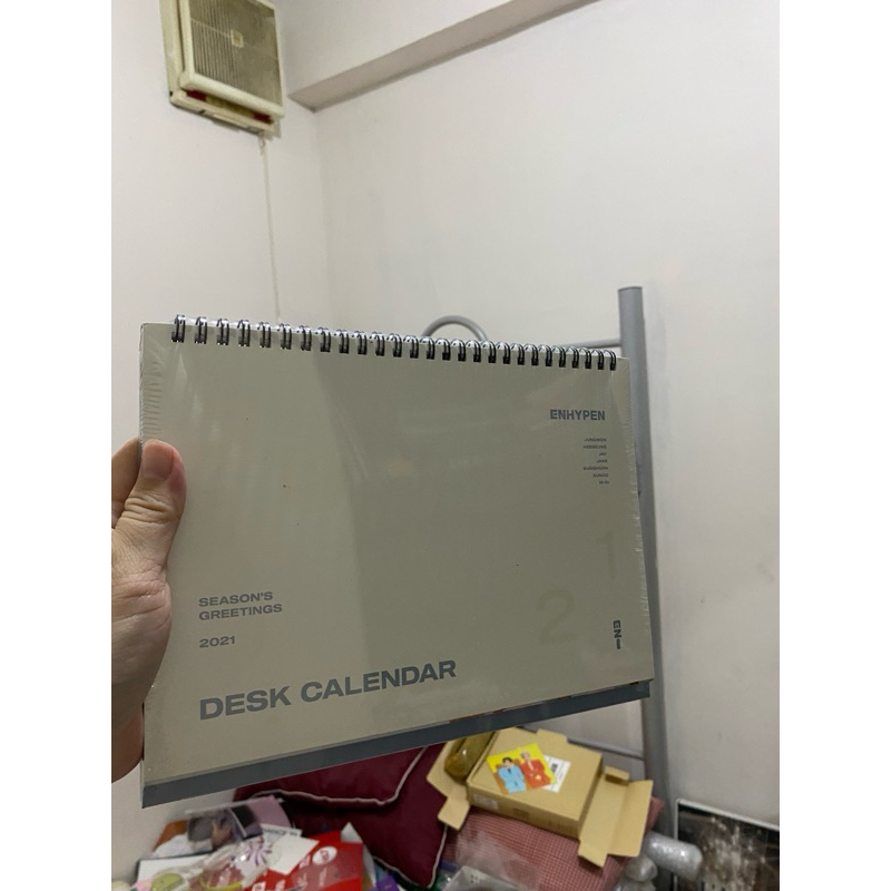 

ENHYPEN SEASONS GREETINGS 2021 DESK CALENDAR SEALED (RARE)