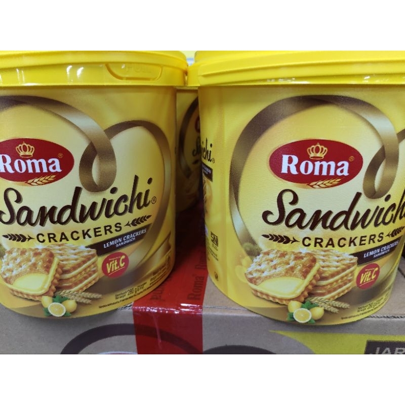 

roma sandwich crackers in