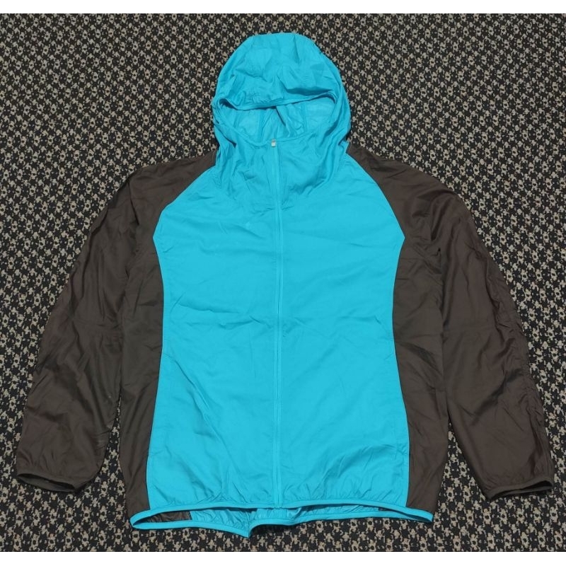 Jaket Sport Running Lightweight Uniqlo Pocketable 2 Tone (L/Men)