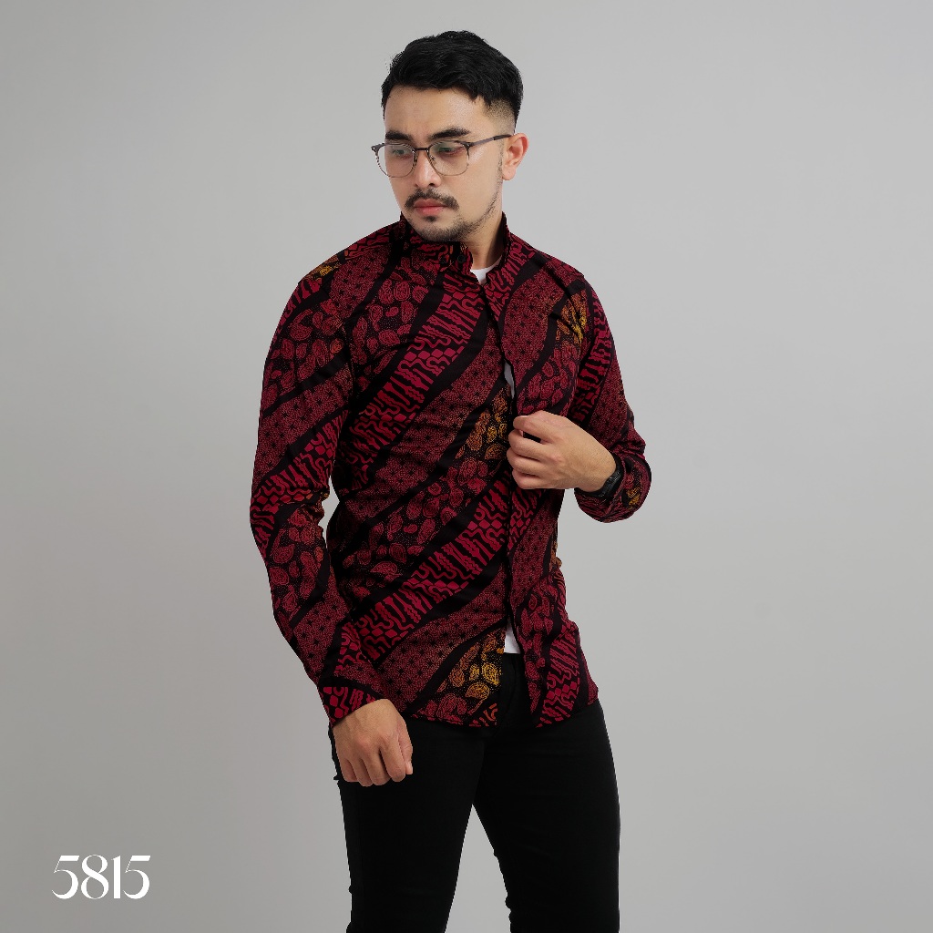 PAKAJI Kemeja Batik Pria Slim Fit Panjang Gradasi Maroon 5815