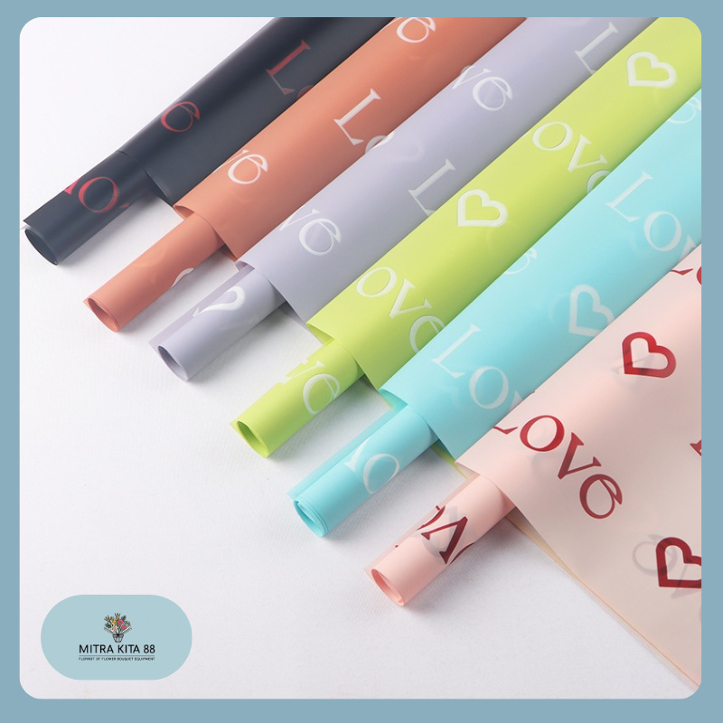 

Isi 20 LEMBAR Kertas Buket Bunga Bunga Motif Tulisan LOVE Flower Wrapping Paper Valantine Cellophane KB105