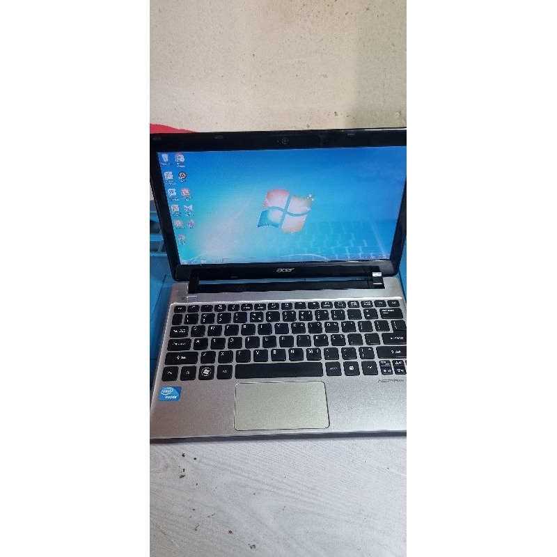 Acer aspire one AO756