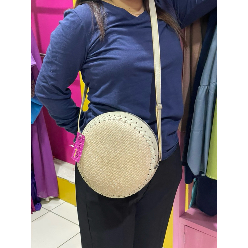 ORCHITA - TAS ROTAN BULAT ATE / TAS SLEMPANG / TAS ROTAN SLEMPANG / TAS ETNIK BALI JOGJA / SLING BAG