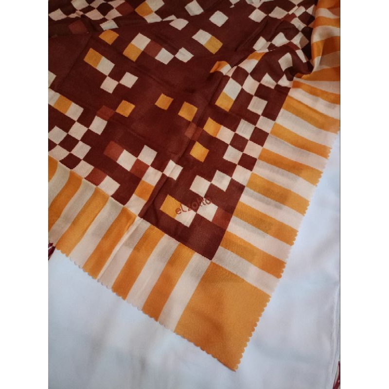 SEGI EMPAT ELZATTA KAILA PIXEL COKLAT // kerudung segi empat // kerudung elzatta