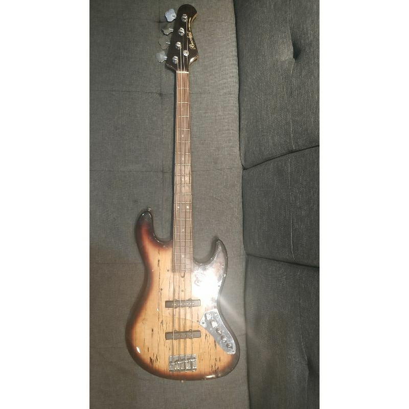Gitar Bass Bacchus Universe Series Warna Langka
