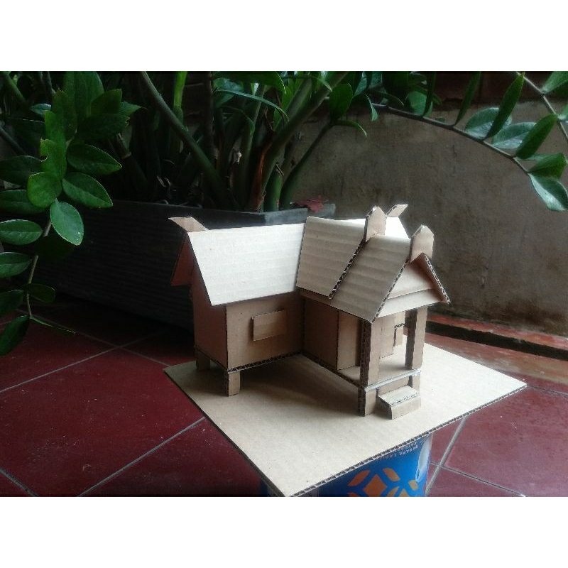 Prakarya Maket Miniatur Rumah Kalimantan Utara dari Kardus