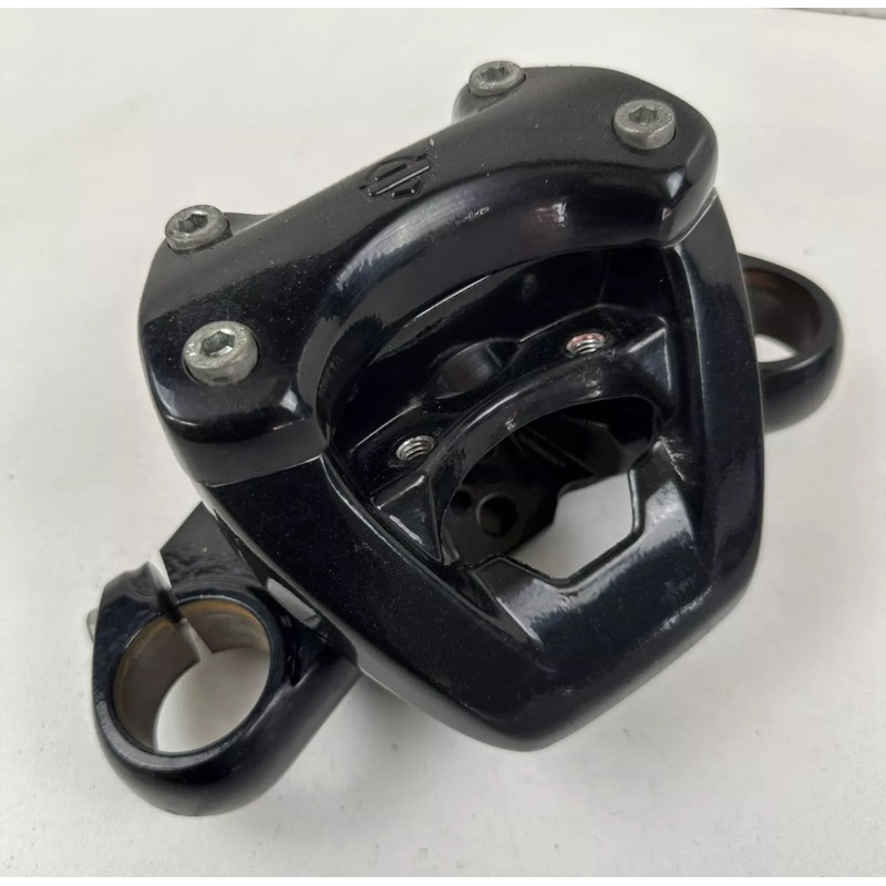 Segitiga copotan Harley Davidson XG500