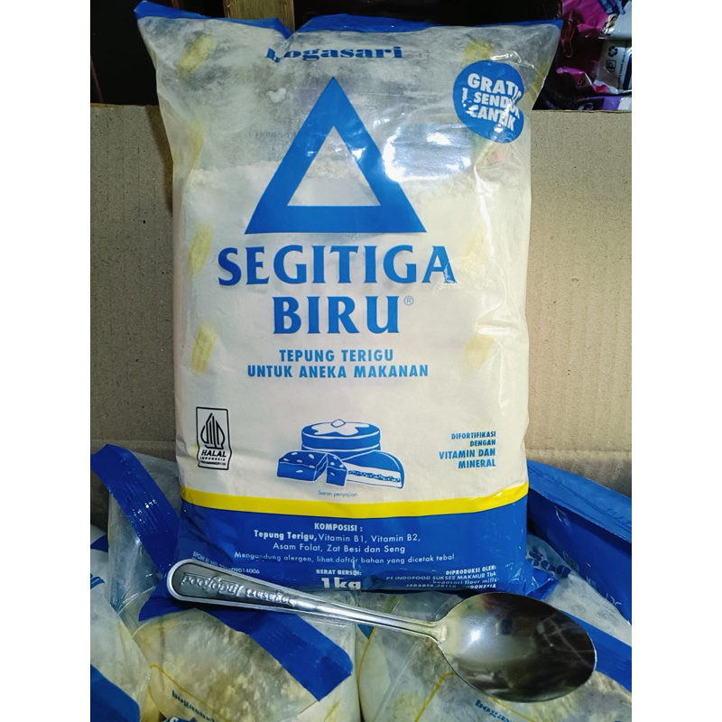 

Tepung segitiga biru 1kg