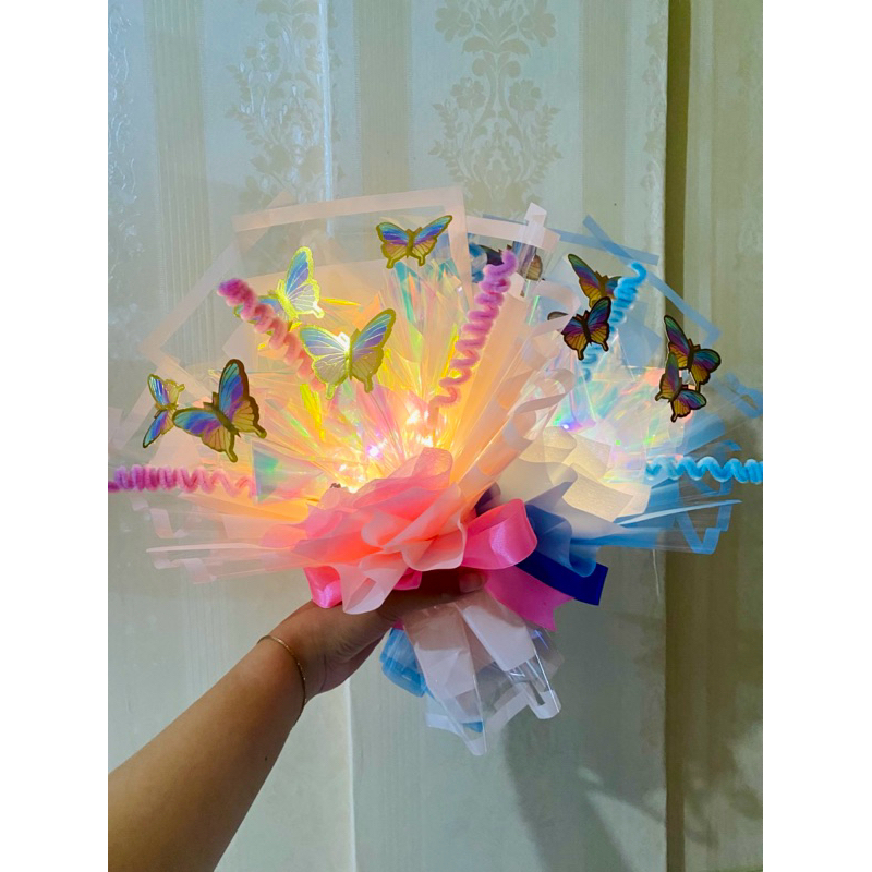Buket kupu kupu kawat bulu cellophane