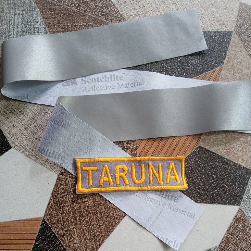 BORDIR NAMA SATUAN REFLEKTOR GLOW IN THE DARK SKOTLET SCOTCHLITE NYALA SKOLIGHT NYALA DALAM GELAP AB