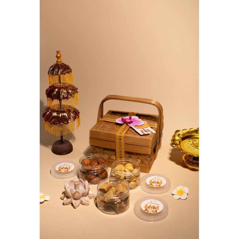 

Wayan Package Hampers