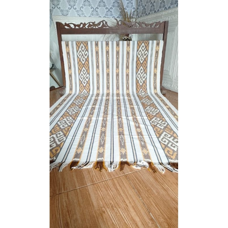 KAIN TENUN ETNIK NUSANTARA WARNA PUTIH,KAIN TENUN BLANKET TRADISIONAL TROSO JEPARA,KAIN TENUN JEPARA