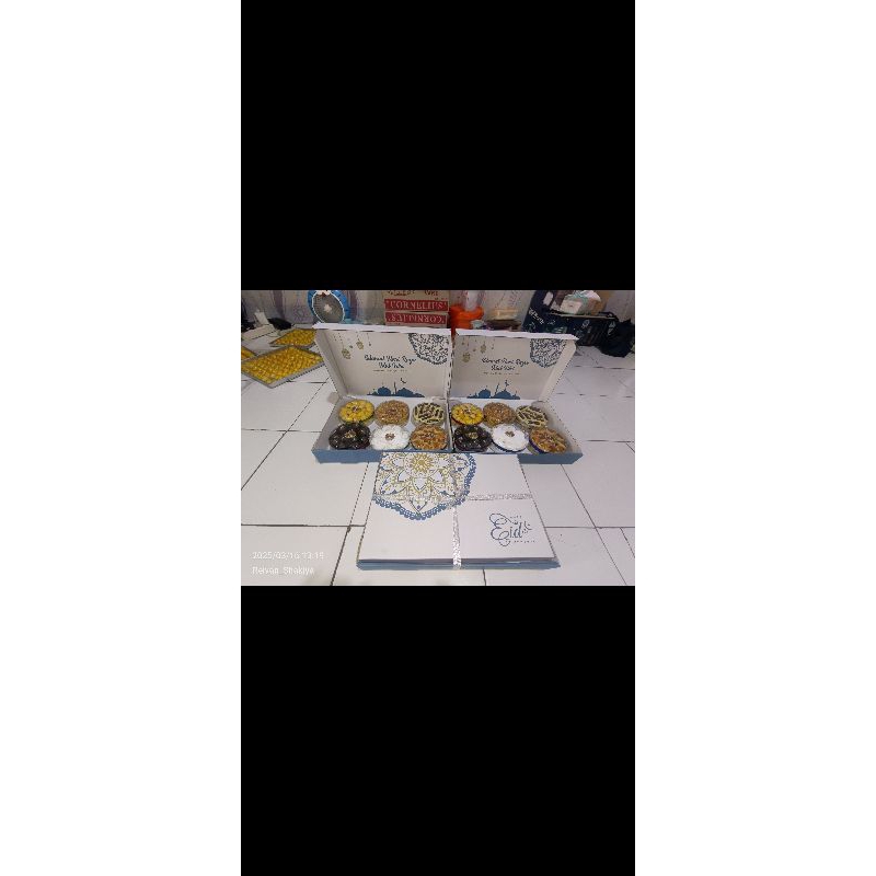 

Paket Kue Kering Isi 6 Toples 250gram
