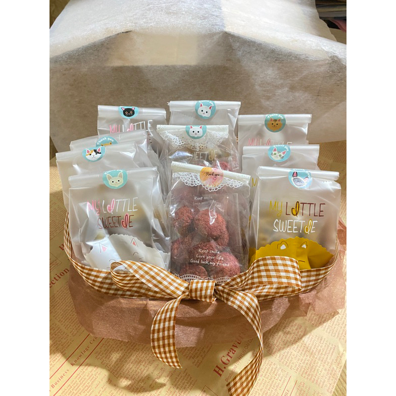 

CUSTOM HAMPERS COOKIES (PROMO)