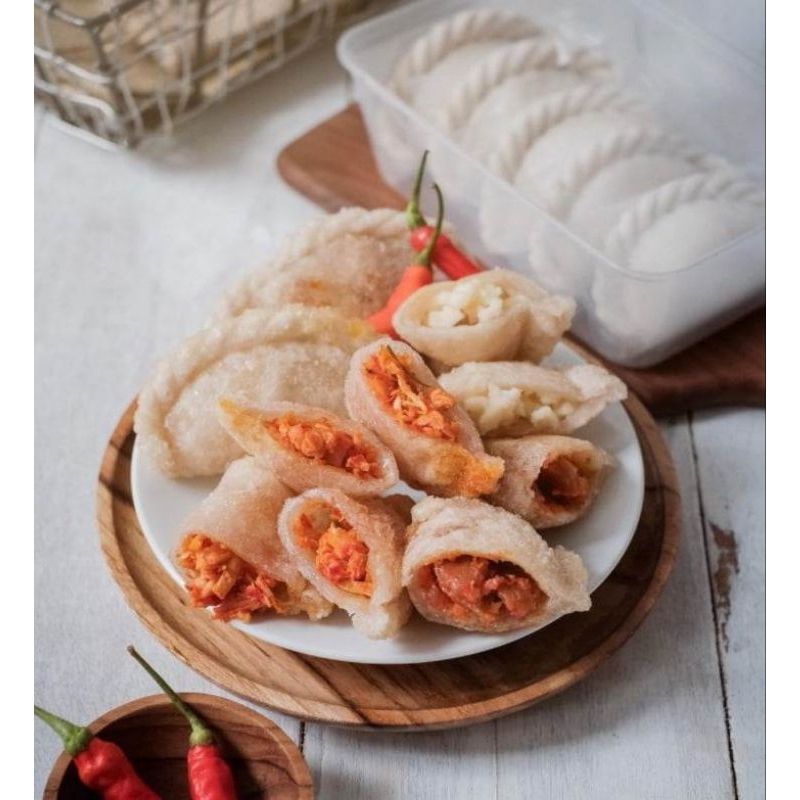 

Cireng isi ayam suwir 10 pcs cemilan enak Frozen Food kemasan Vakum