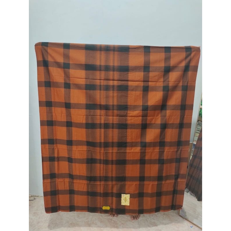 Sarung Wadimor Manise Motif Kotak