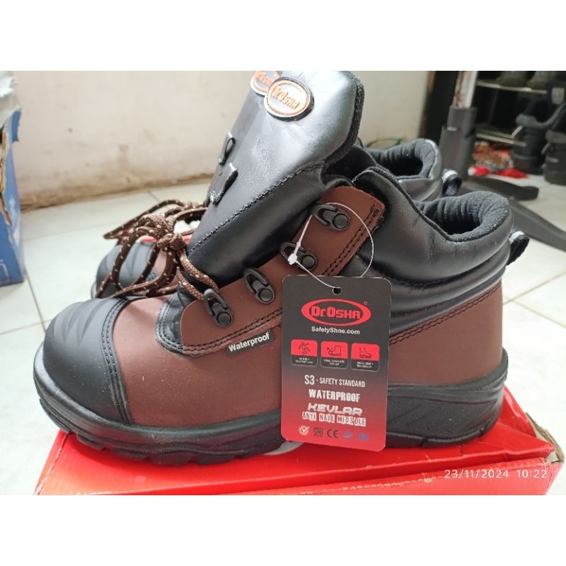 Sepatu Safety Dr. Osha 3236 S3 Limited edition Size 42