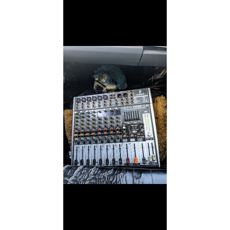 Mixer Behringer Zenyx 1222 12 channel
