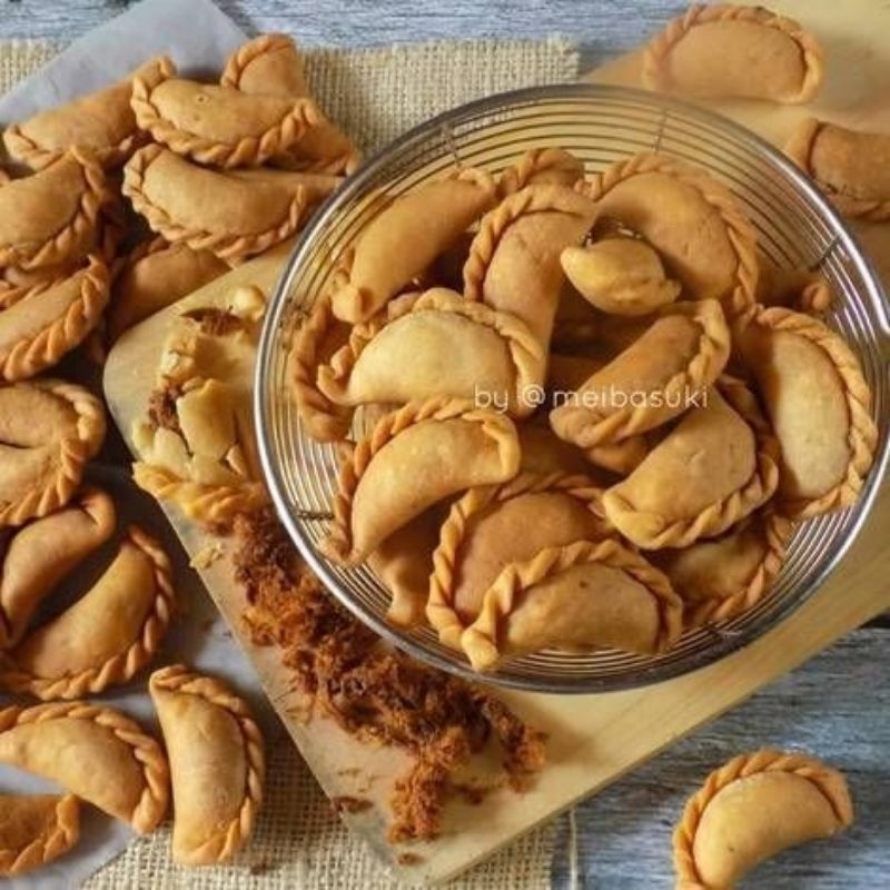 

Pastel abon mini 200gr asli khas Tuban Jawa Timur