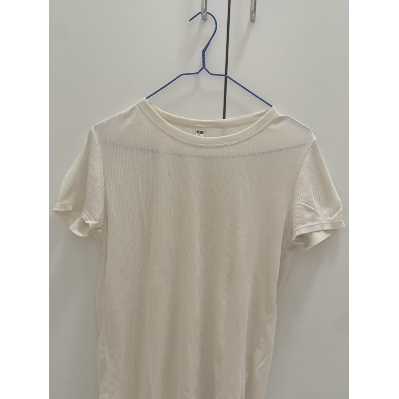 kaos basic uniqlo size S