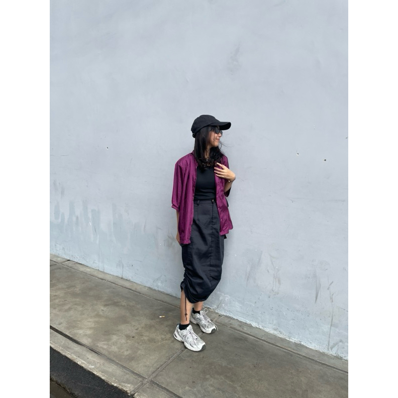 rok serut wanita hitam