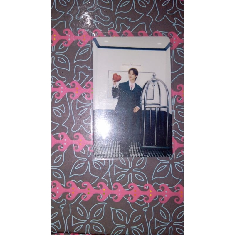 

OFFICIAL PHOTOCARD SEVENTEEN