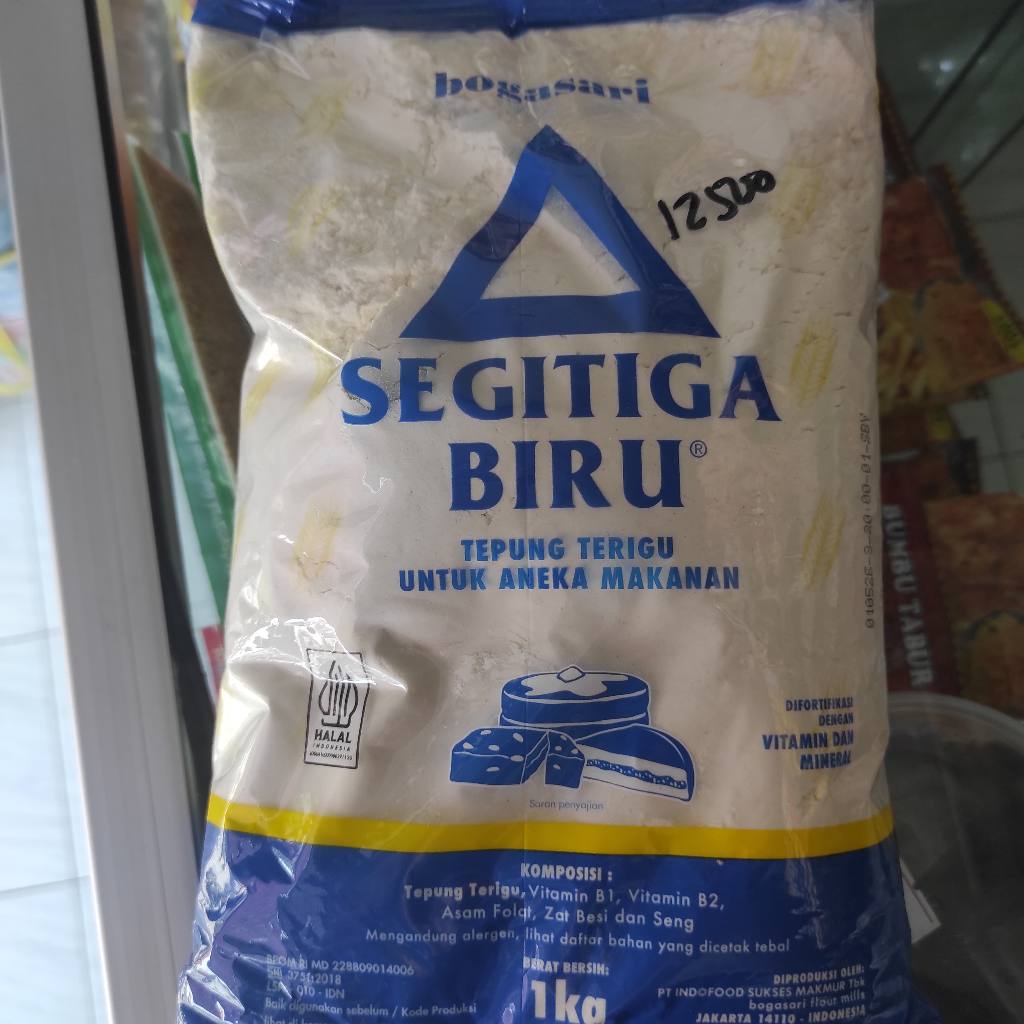 

Tepung Terigu Segitiga Biru 1kg