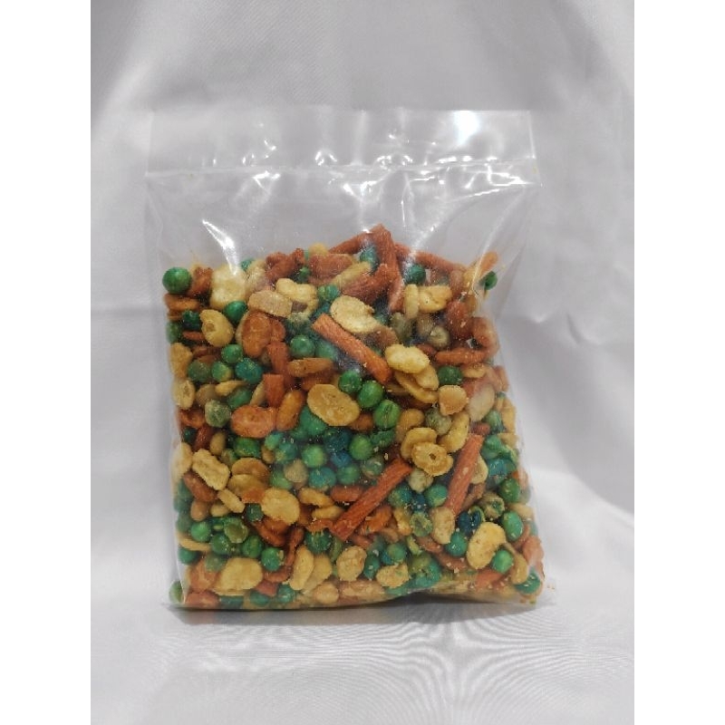 

Cemilan Snack Kacang Campur