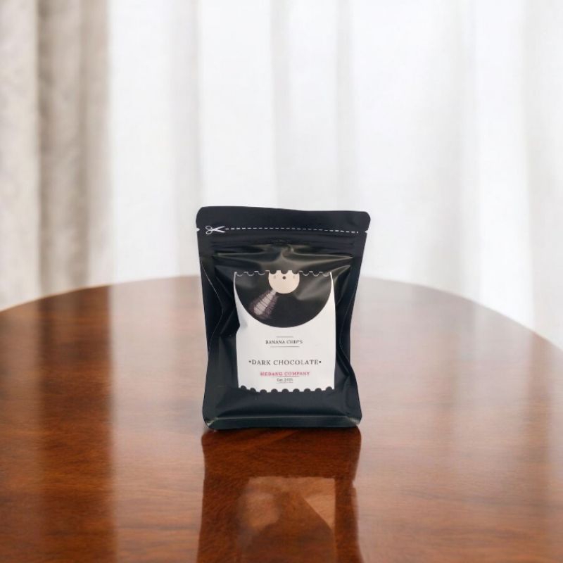 

Keripik pisang varian rasa coklat by MEDANG & CO