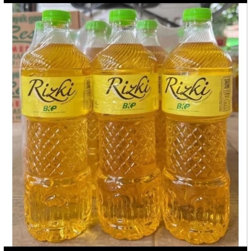 

Paket hemat minyak goreng Rizki 850ml isi 6 botol