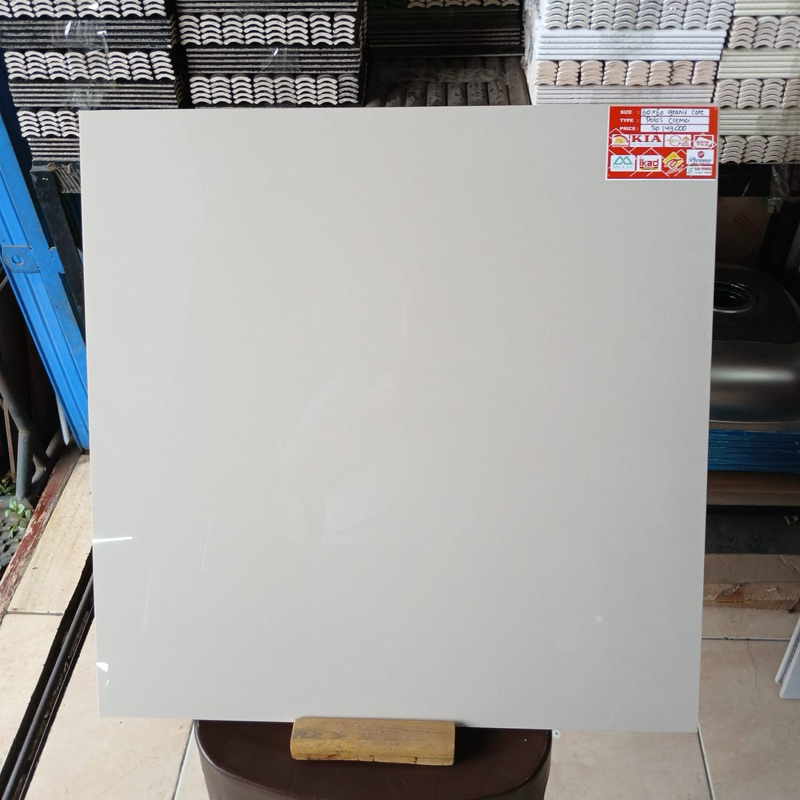 Granit lantai cream polos 60x60