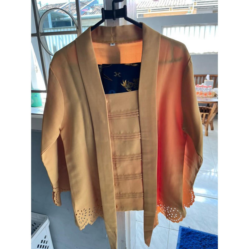 Preloved Atasan Kebaya